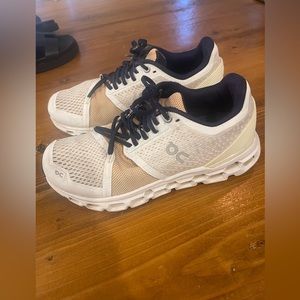 On Running Cloudstatus Running Sneaker White Almond Women's Size 6.5 used